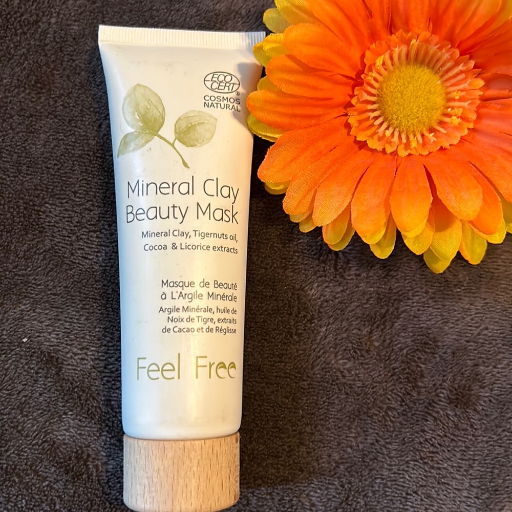 FEEL FREE Mineral Clay 
Beauty Mask  2.53 fl oz/75 mL